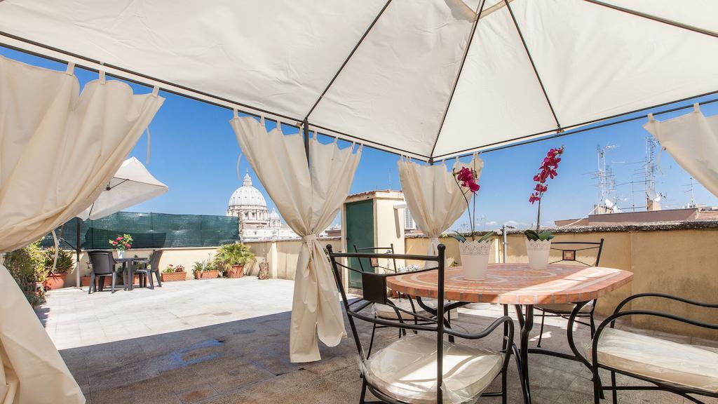 Rental In Rome Vatican View Terrace Bilik gambar
